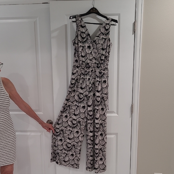 Tommy Bahama Pants - Tommy Bahama Black & White Floral Jumpsuit